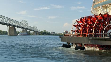 Paddle wheel boat on the Mississippi River