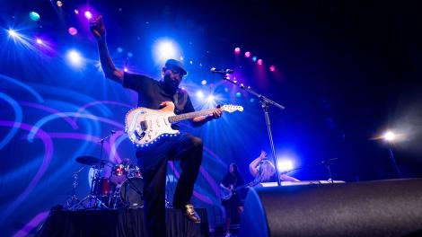 A live blues performance in Mississippi