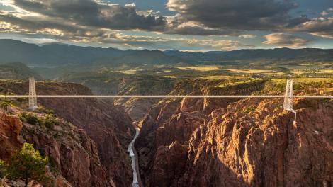 科罗拉多斯普林斯附近横跨阿肯色河之上的皇家峡谷大桥