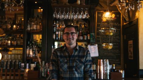 Bernie Brewer's Chalet 酒吧的调酒师 Bernie Brewer's Chalet 酒吧的调酒师