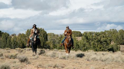 在新墨西哥州圣达菲享受马背骑行的乐趣