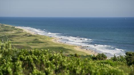 玛萨葡萄园岛 (Martha’s Vineyard) 宁静的菲尔滨海滩 (Philbin Beach)