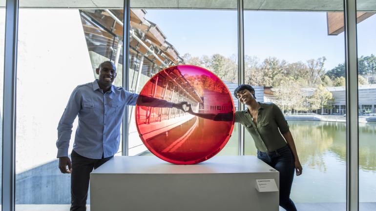 阿肯色州本顿维尔的水晶桥美国艺术博物馆里的互动展览 阿肯色州本顿维尔的水晶桥美国艺术博物馆里的互动展览