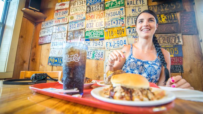 在阿肯色州温泉城品尝南方烤肉 在阿肯色州温泉城品尝南方烤肉