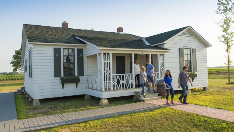 约翰尼·卡什在阿肯色州戴斯的童年故居 约翰尼·卡什在阿肯色州戴斯的童年故居