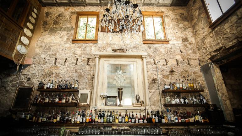 光顾德克萨斯州奥斯汀的 Whisler’s 酒吧，品尝创意鸡尾酒与自制果酱、果汁和苦味酒。 