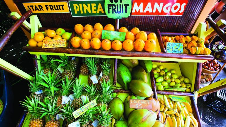 在可爱岛，可以品尝加入荔枝和芒果等岛上水果的桑格利亚酒，非常香甜