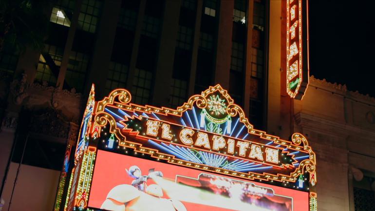 En plein cœur de la ville, El Capitan Theatre sur Hollywood Boulevard associe les dernières productions cinématographiques de Disney à des spectacles vivants pour le plus grand plaisir de toute la famille.