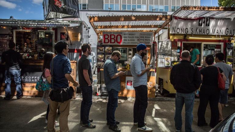 波特兰的农场直运餐厅、美食餐车等不胜枚举，是您开启俄勒冈州美食之旅的理想之选。