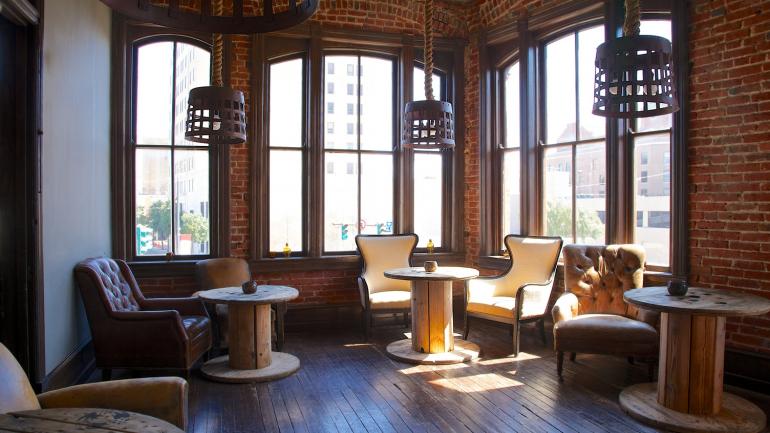 路易斯安那州门罗 Cotton Restaurant 餐厅高雅的内部装饰