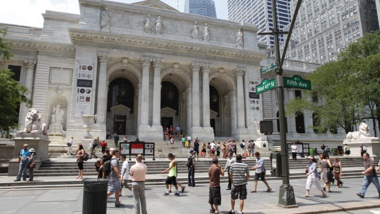 1911 年竣工的法国古典建筑风格地标建筑：纽约公共图书馆