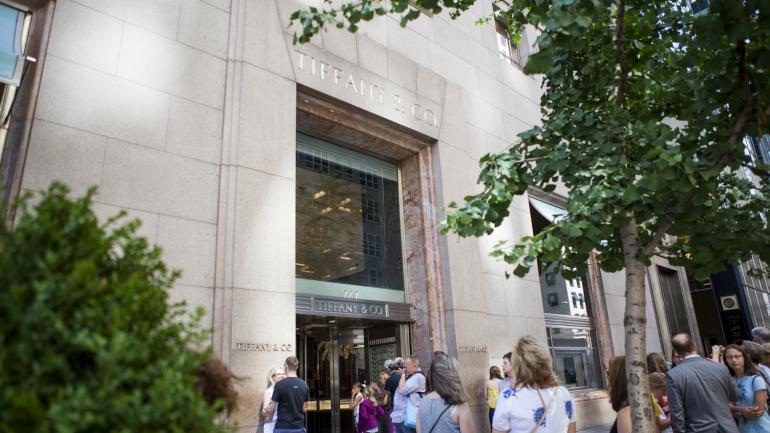 在曼哈顿东 57 大街的蒂芙尼购物