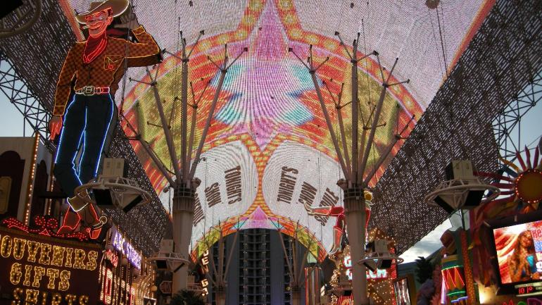 进入拉斯维加斯弗里蒙特体验街