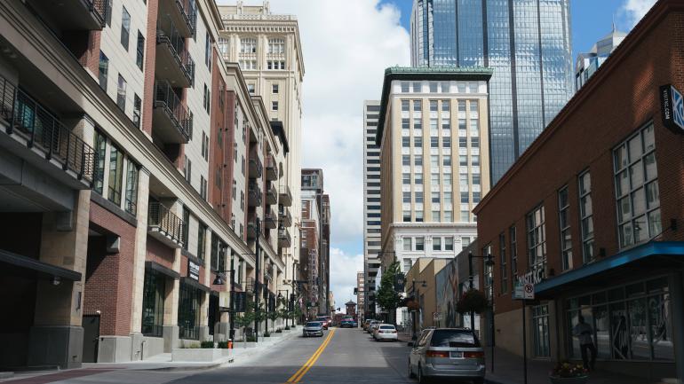 堪萨斯城市中心的街景