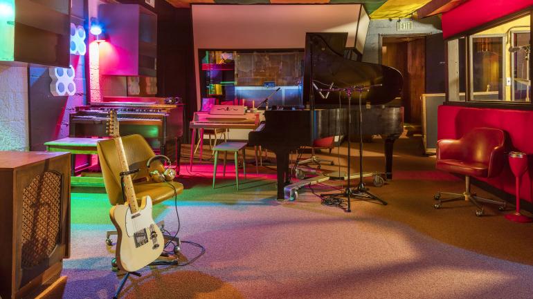 参观阿拉巴马州的马斯尔肖尔斯之声工作室