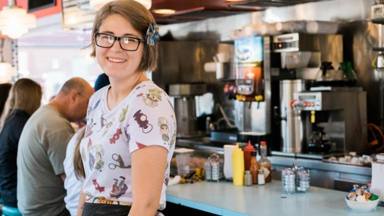 Broadway Diner 餐厅的女服务员