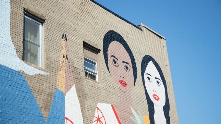 威斯康星州密尔沃基湾景街区的壁画