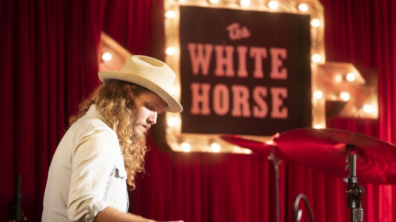 当地小酒馆 The White Horse 的现场演出 当地小酒馆 The White Horse 的现场演出