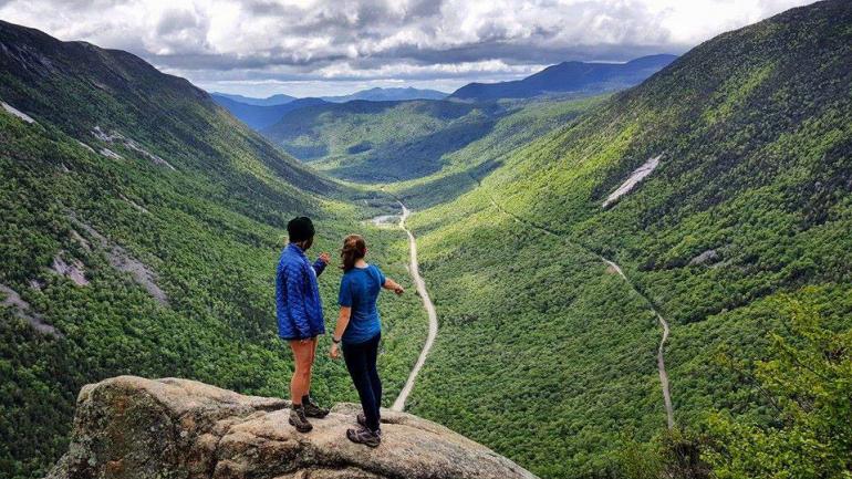 从布雷顿森林 Crawford Notch 峡谷的 AMC Highland Center 出发，徒步途中风景迷人