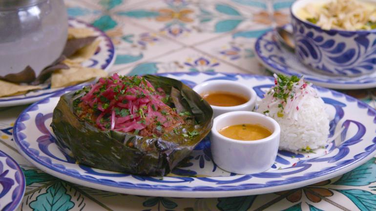 德克萨斯州奥斯汀 Fonda San Miguel 餐厅的一份填馅安可辣椒