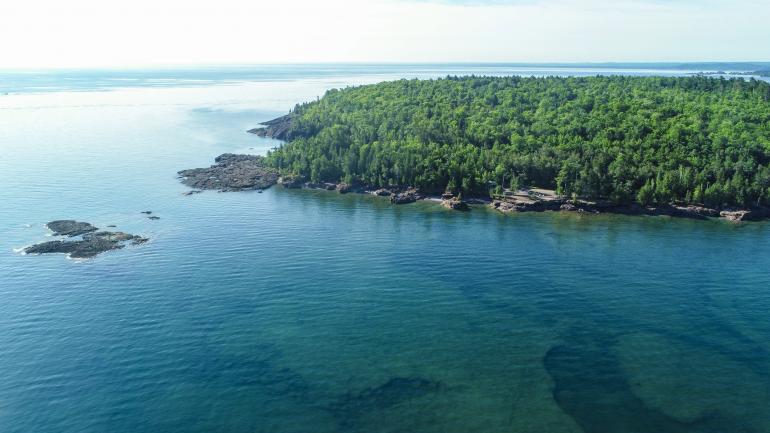 俯瞰坐落于苏必利尔湖岸的派斯克小岛公园