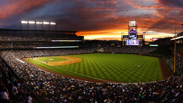 科罗拉多落基山棒球队主场，库尔斯球场的日落