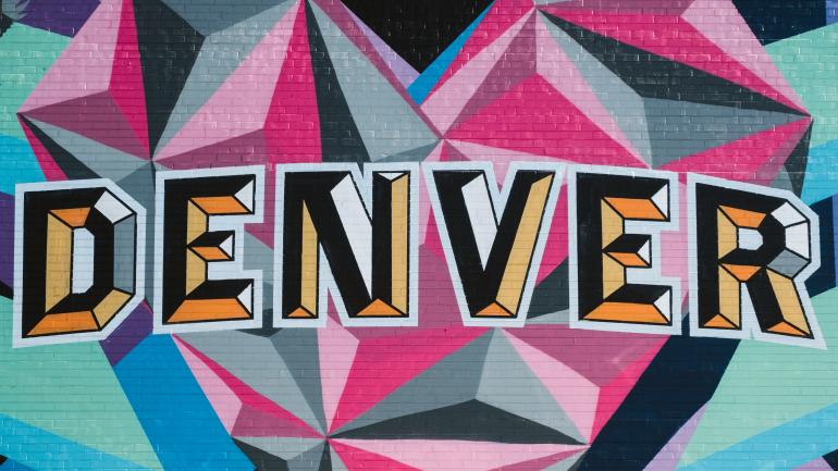 “Love This City”壁画