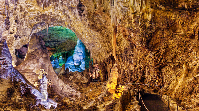 卡尔斯巴德洞穴国家公园内奇特别致的地下岩层