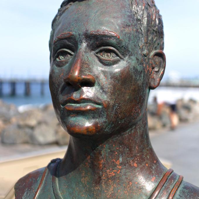 O surfe foi introduzido na parte continental dos EUA em Redondo Beach, em 1907, pelo surfista havaiano George Freeth.