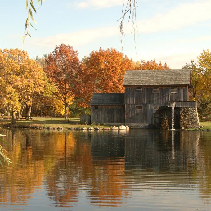 历史悠久的米德韦村