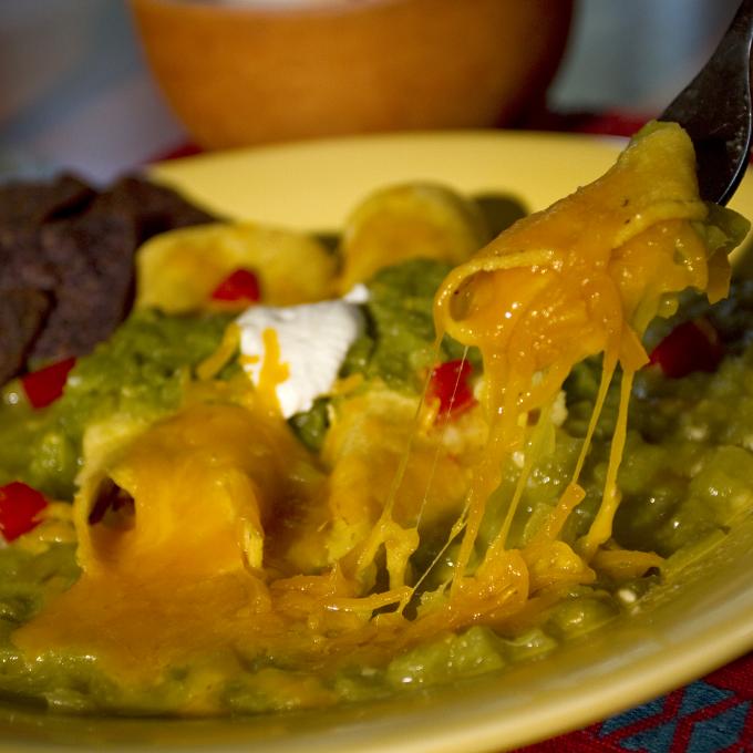 在新墨西哥州，「聖誕節」不僅是節日，點菜時希望同時加上紅椒和綠椒醬時，也可以說想要「聖誕節」。