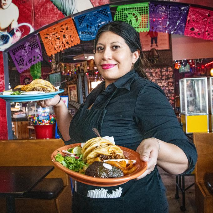 在埃尔帕索供应墨西哥美食，德克萨斯州，餐厅