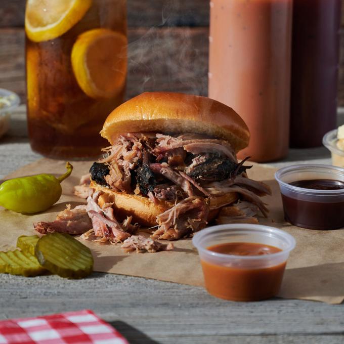 南卡罗来纳州烧烤餐厅的三明治