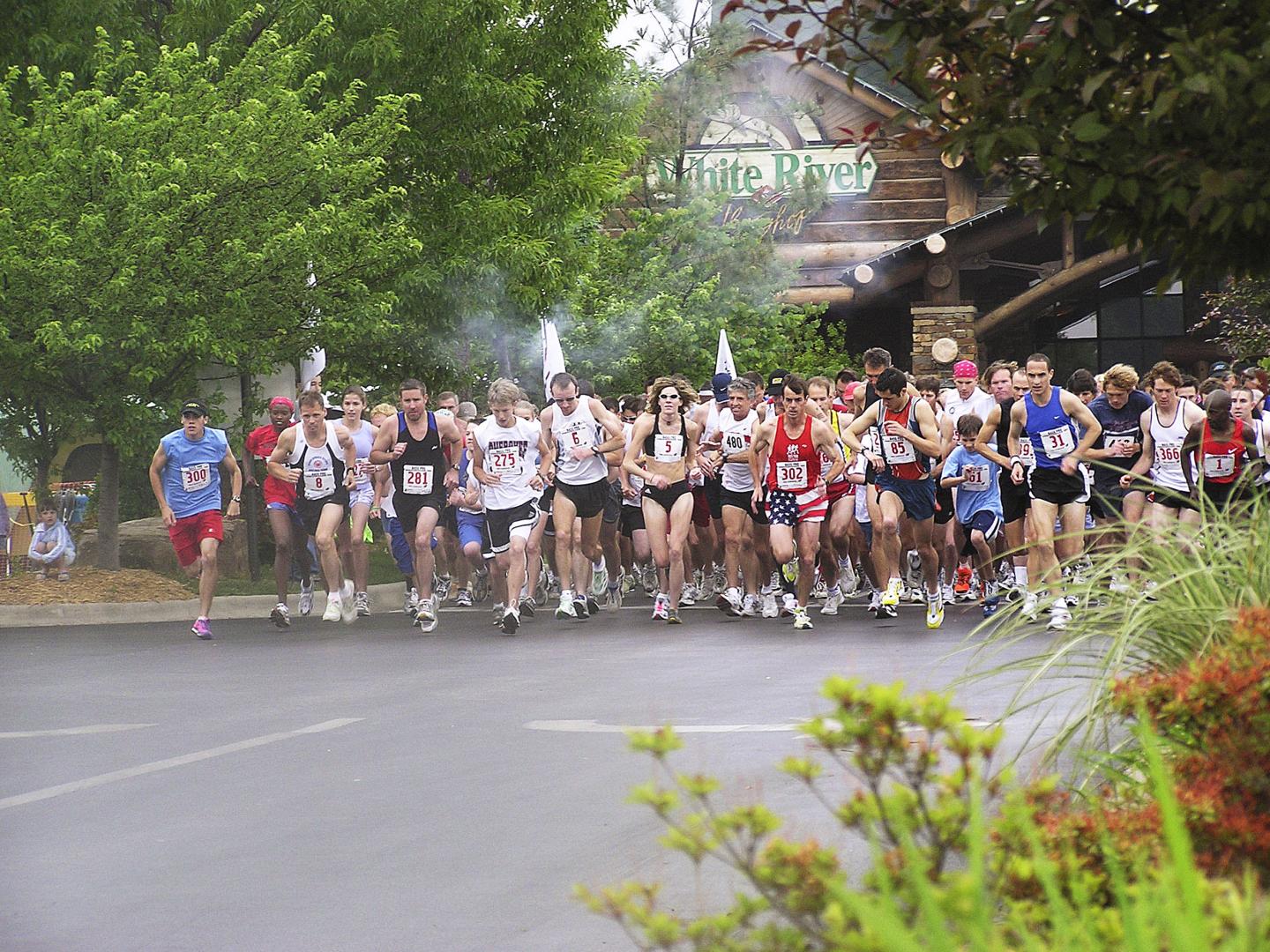准备开始贝斯户外健身节的一项赛事
