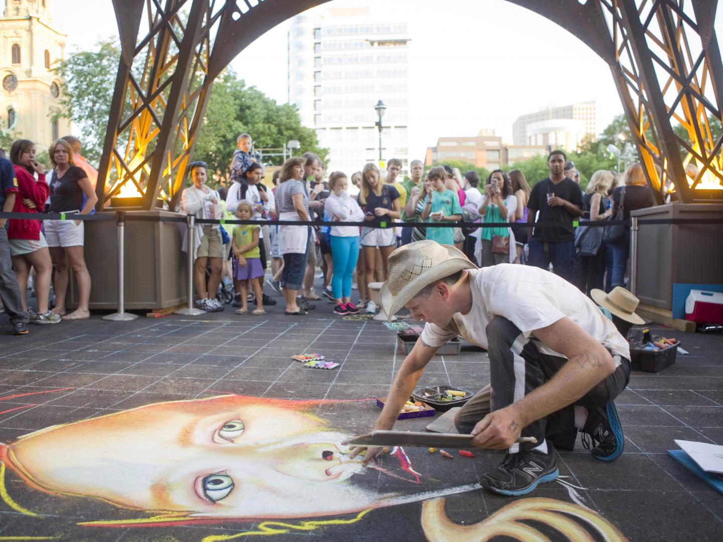 巴士底日，艺术家云集埃菲尔铁塔下