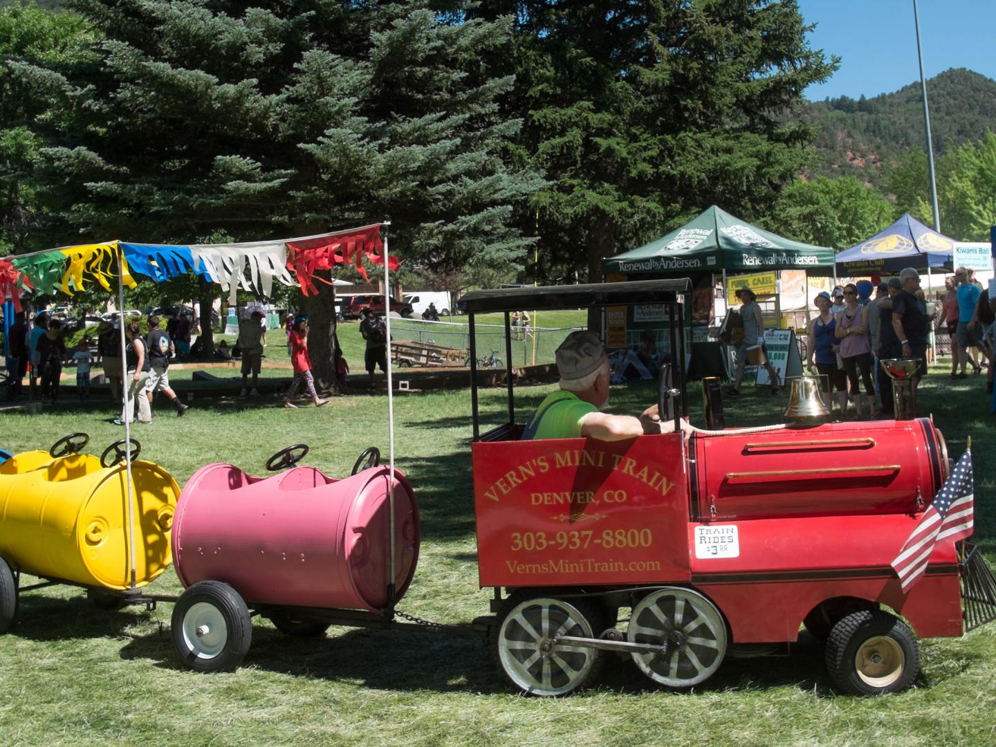 格伦伍德斯普林斯草莓节上的庆祝活动