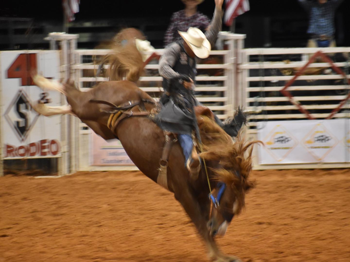 在佛罗里达州的印第安竞技表演上参加竞技比赛