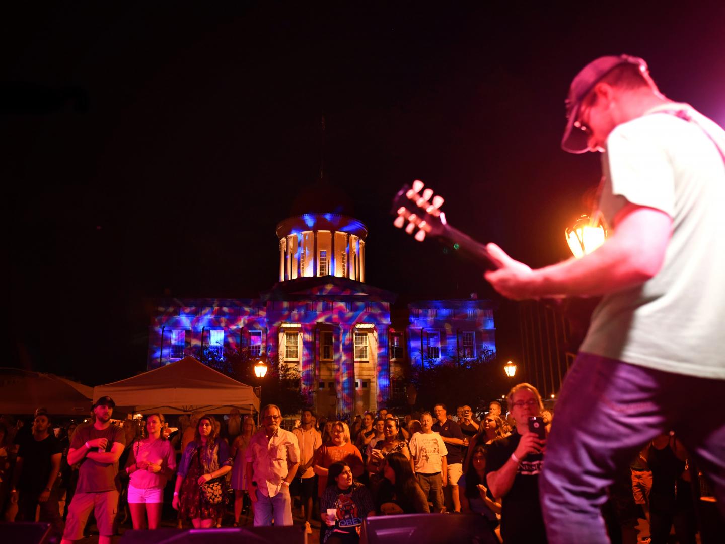 伊利诺伊州斯普林菲尔德 Legacy of Giving 音乐节上的现场音乐表演