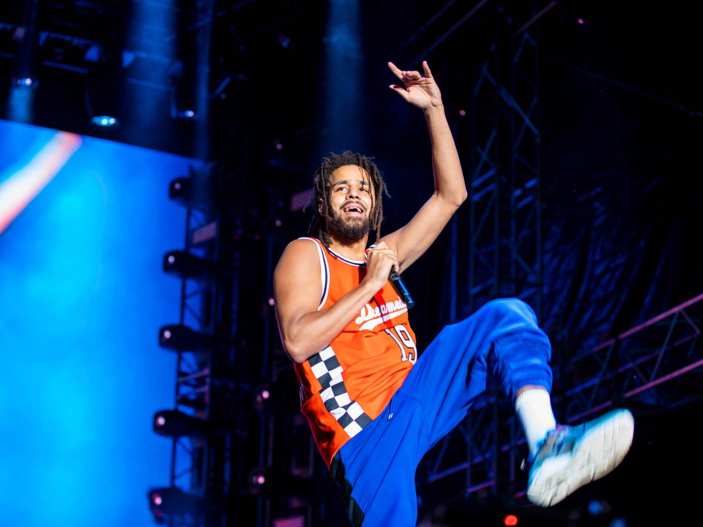 노스캐롤라이나주 롤리의 라이브 음악 공연인 드림빌 페스티벌에서 공연하는 연주자