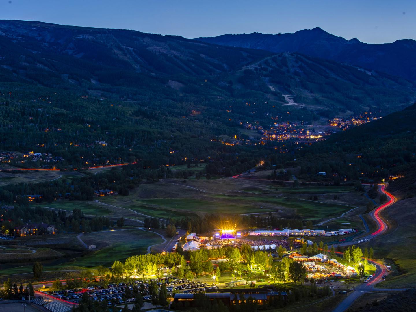 JAS 阿斯彭斯诺马斯劳动节体验活动的美丽夜景