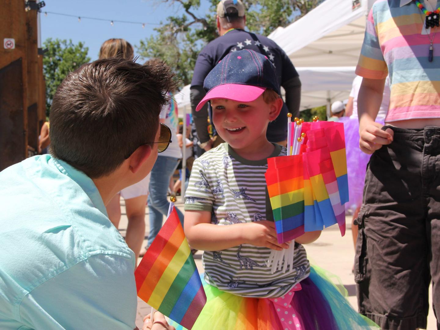 参加怀俄明州的 Casper Pride 活动