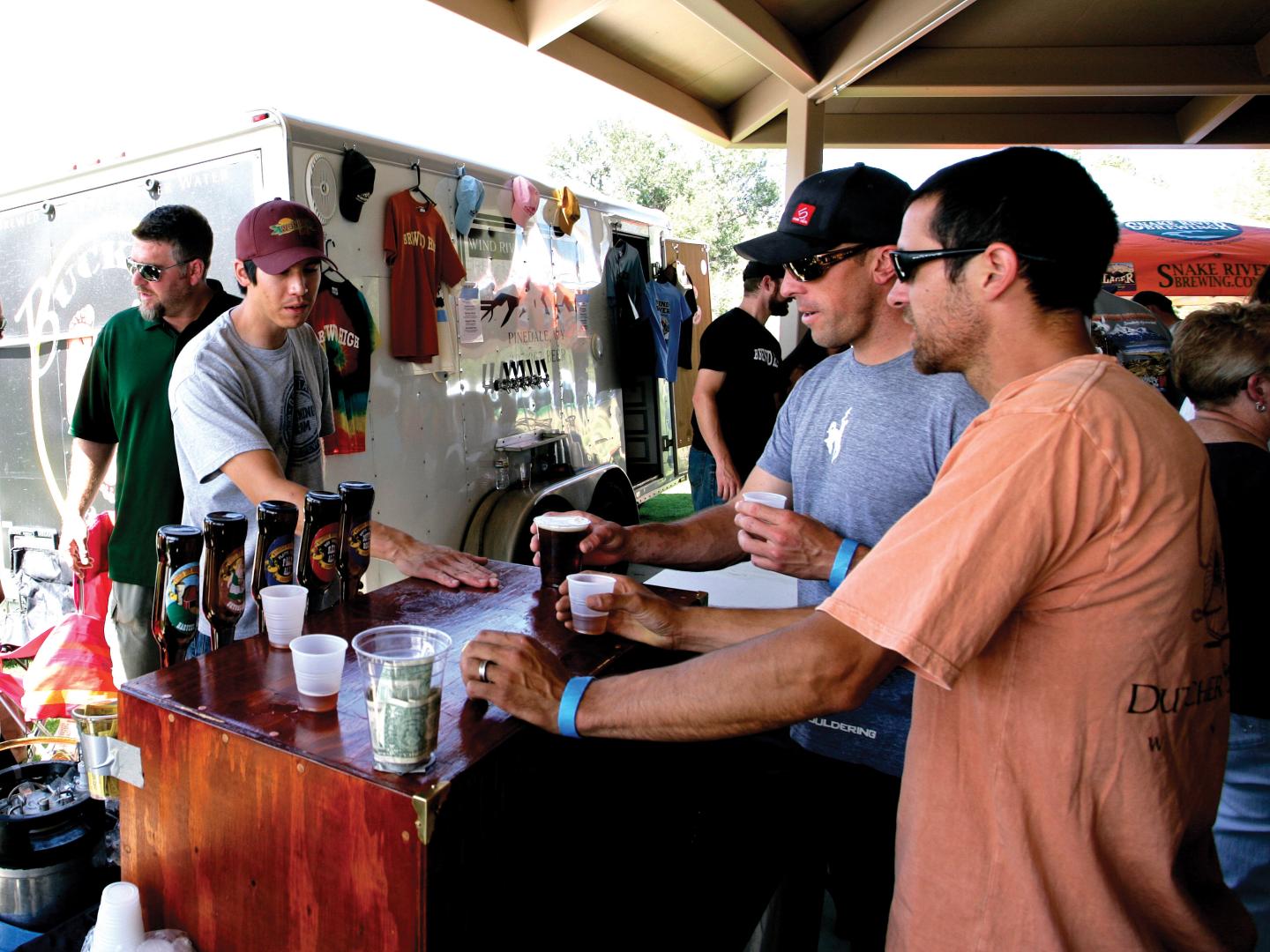 参加怀俄明州卡斯珀水上娱乐节