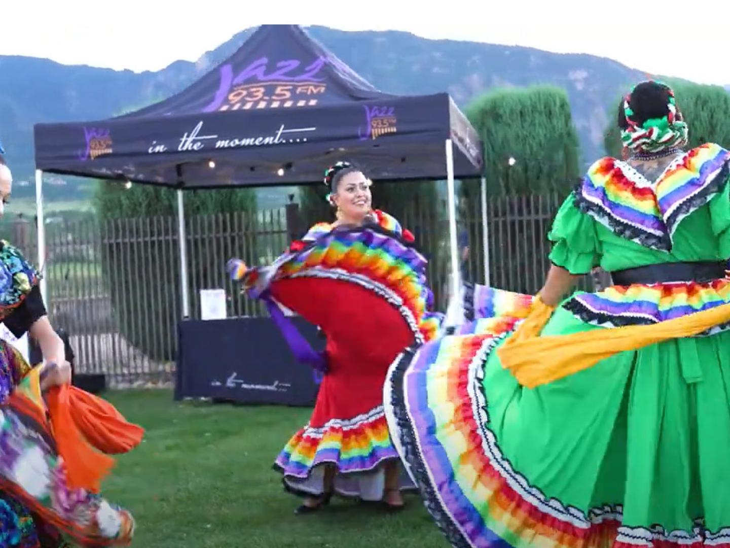 在科罗拉多斯普林斯美好生活节畅享美洲风味美食，欢庆节日