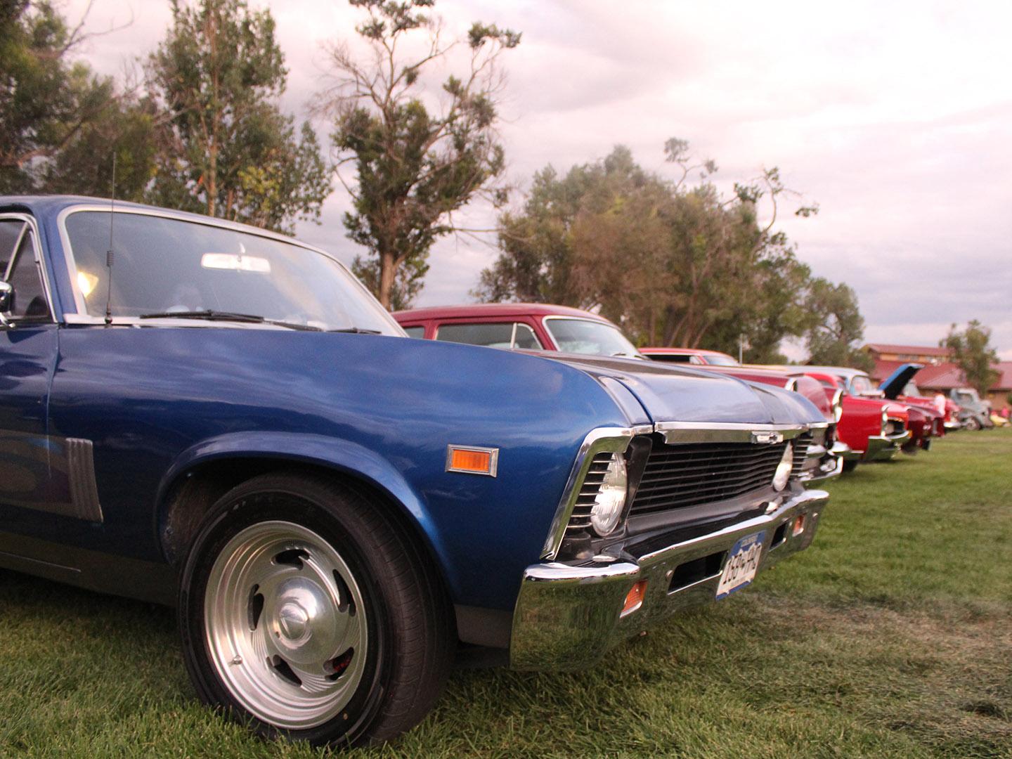 Voitures anciennes au Early Iron Fest à Alamosa, Colorado