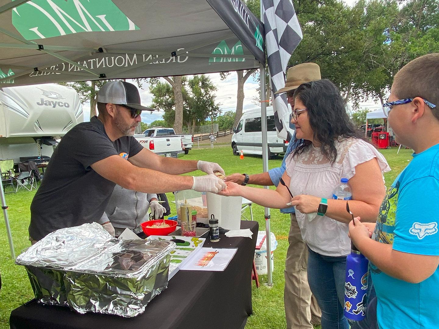 科罗拉多州阿拉莫萨的击退炎热烧烤啤酒节