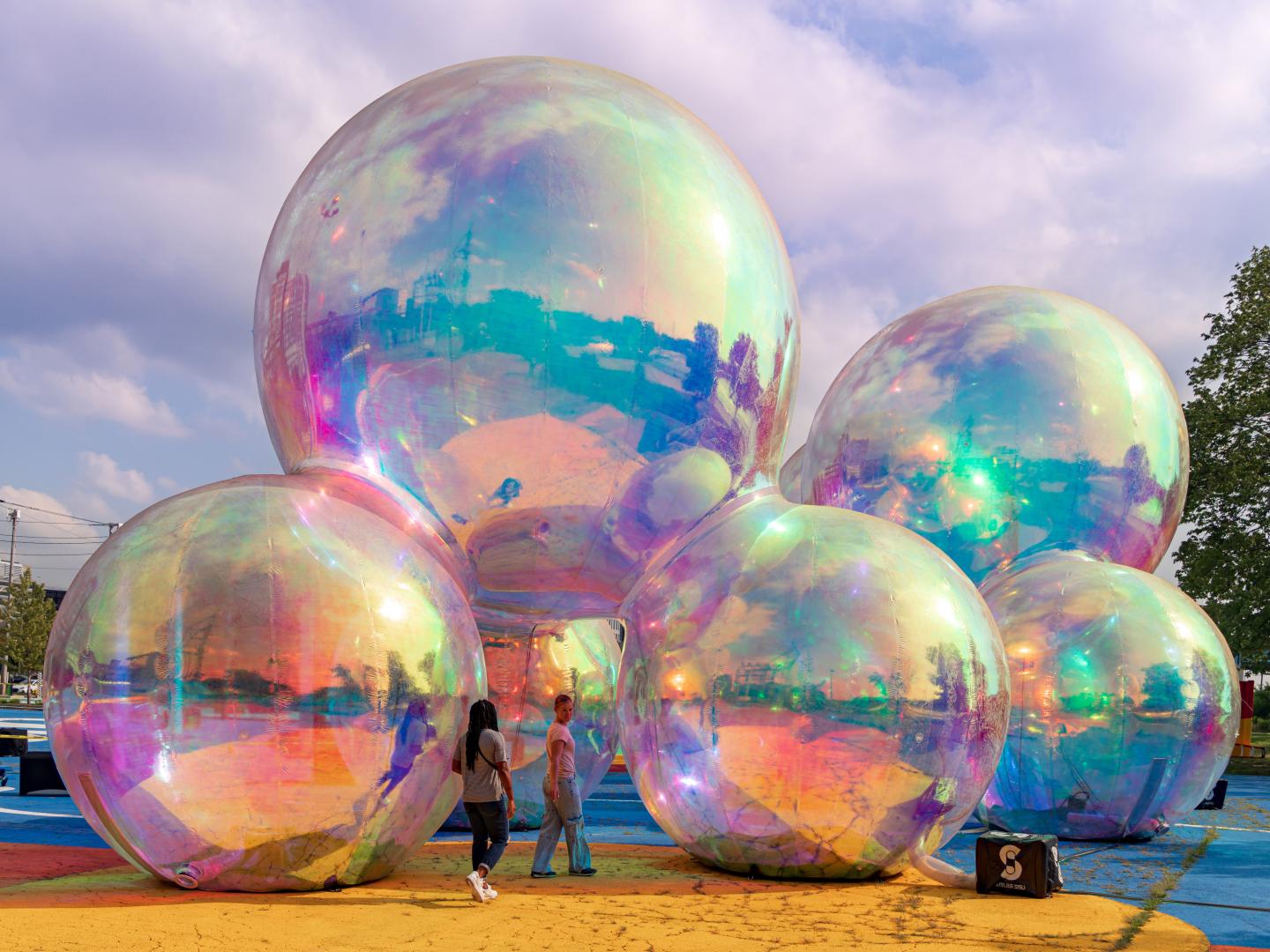 密西根州大急流城“重归河流”节上的沉浸式艺术