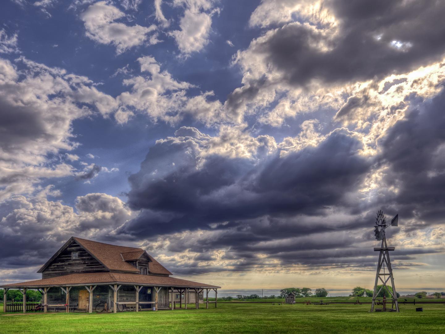 万里晴空下的劳拉·英格斯·怀德故居