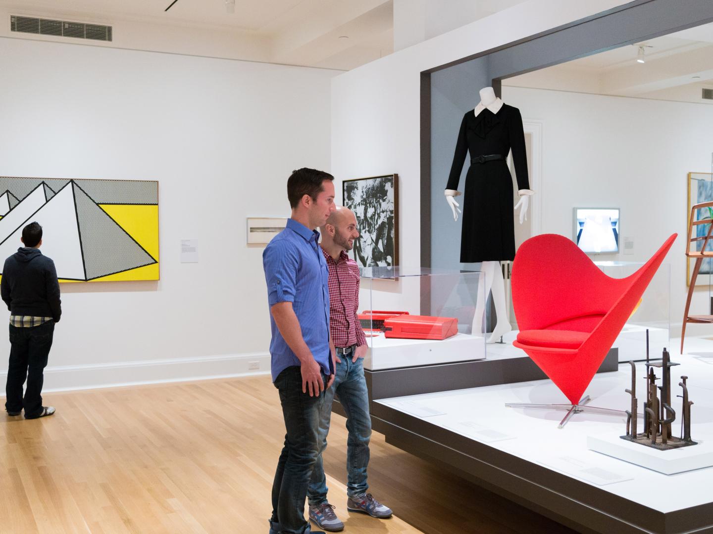 在普罗维登斯罗德岛州设计学院和博物馆浏览艺术品