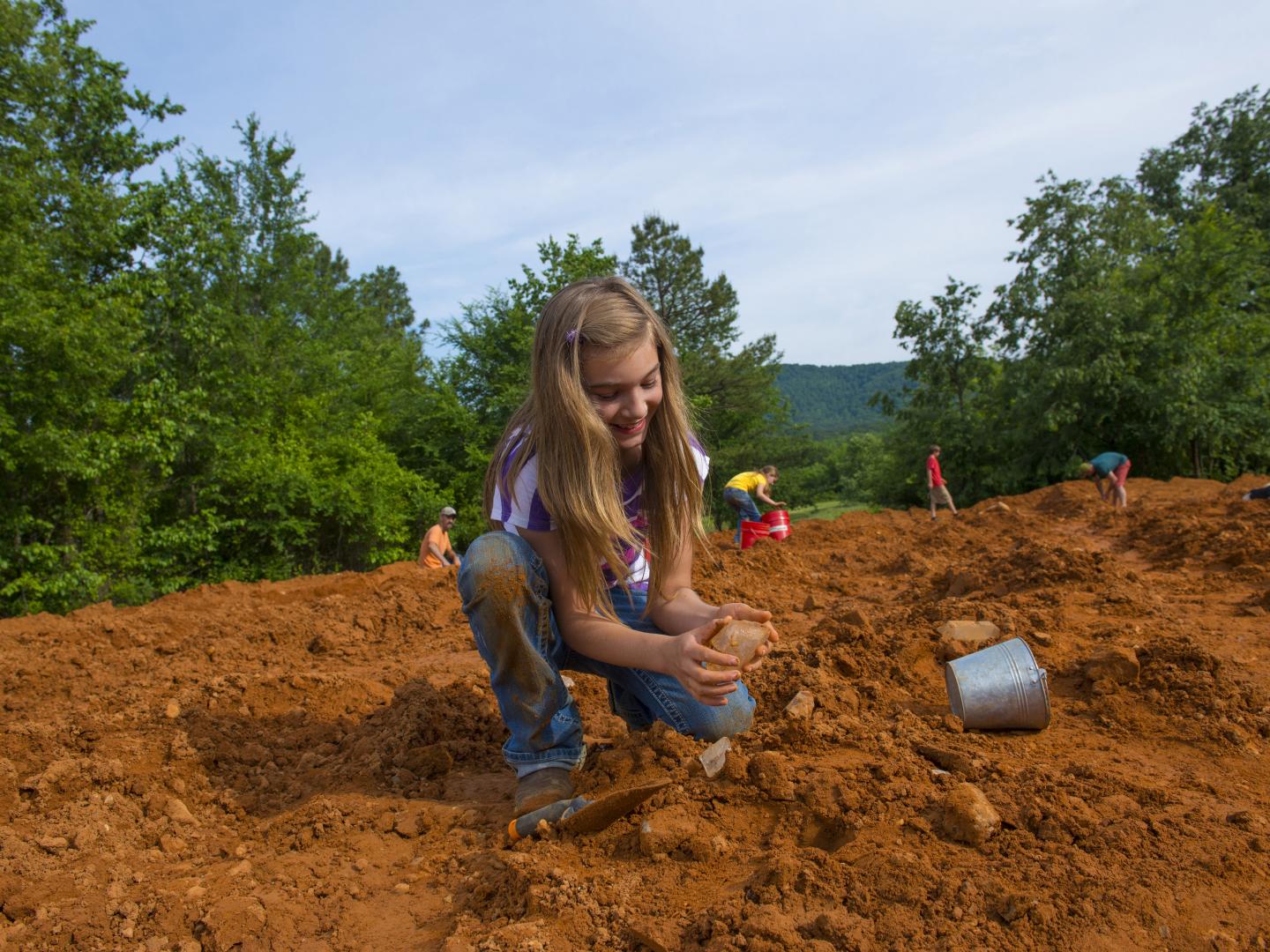 在阿肯色州韦格纳晶体矿欣赏石英晶体