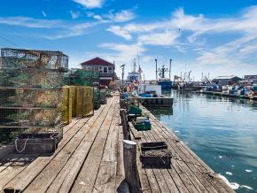 欣赏市中心海滨工作区的风景 欣赏市中心海滨工作区的风景